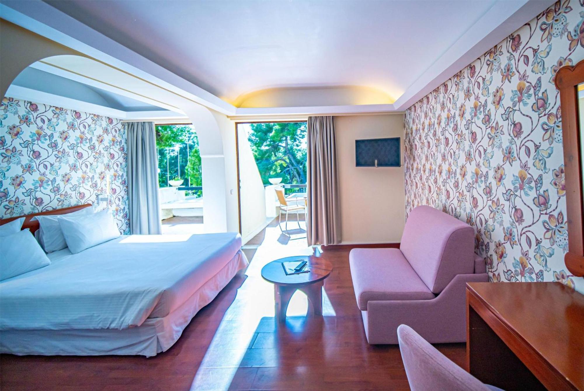 Ramada Loutraki Poseidon Resort Exterior photo